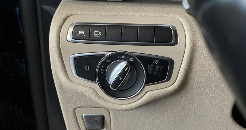 Mercedes-Benz Klasa V cena 219900 przebieg: 128600, rok produkcji 2019 z Piastów małe 466